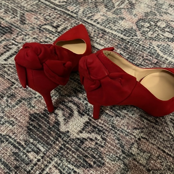 Jessica Simpson heels - Picture 3 of 4